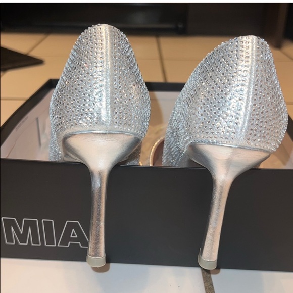 MIA Glittering Silver Heels - Picture 5 of 8